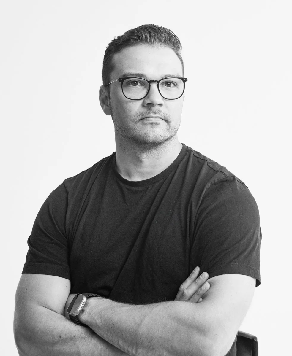 Olli Junes, ResaHostin perustaja
